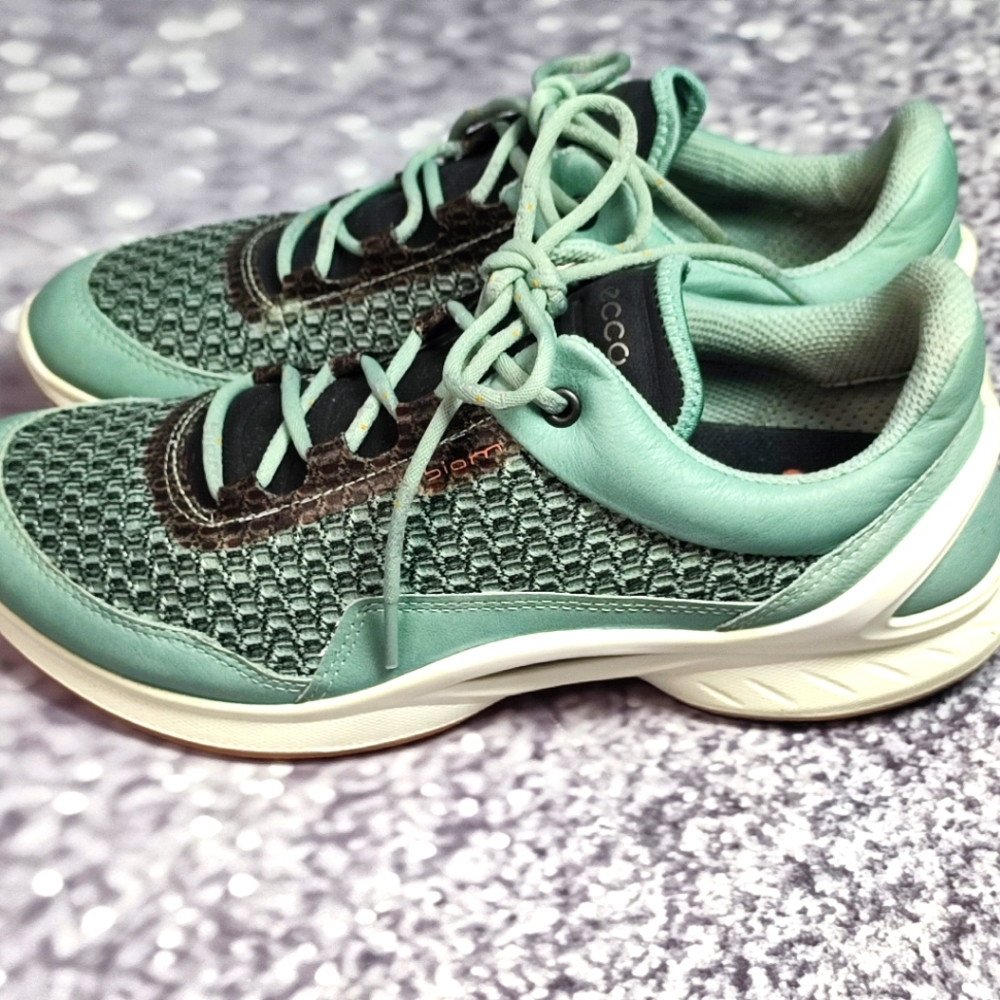 Ecco Biom Fjuel Mesh Ice Flower Size 8 EUC